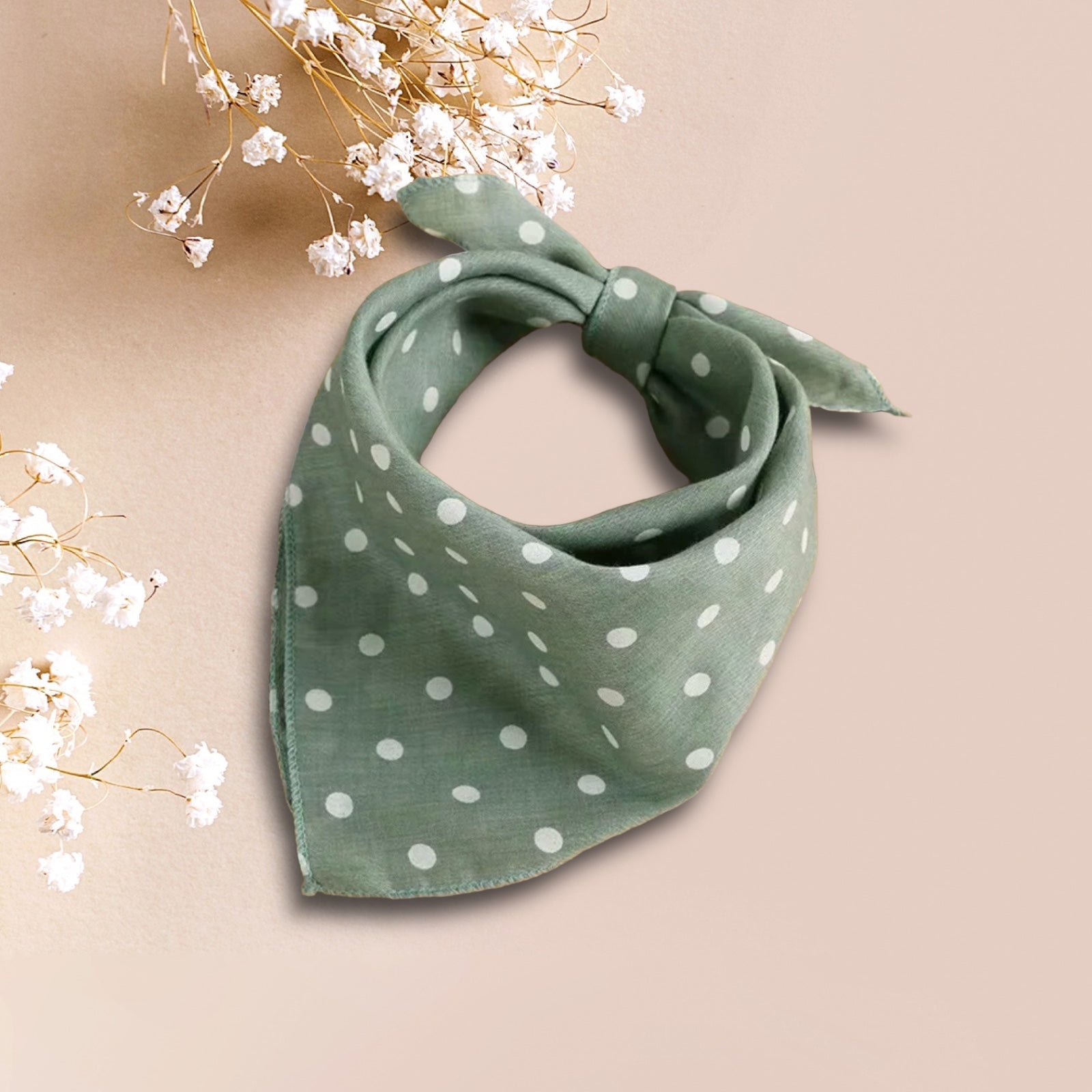 Bandana   Grøn M  Hvide Prikker