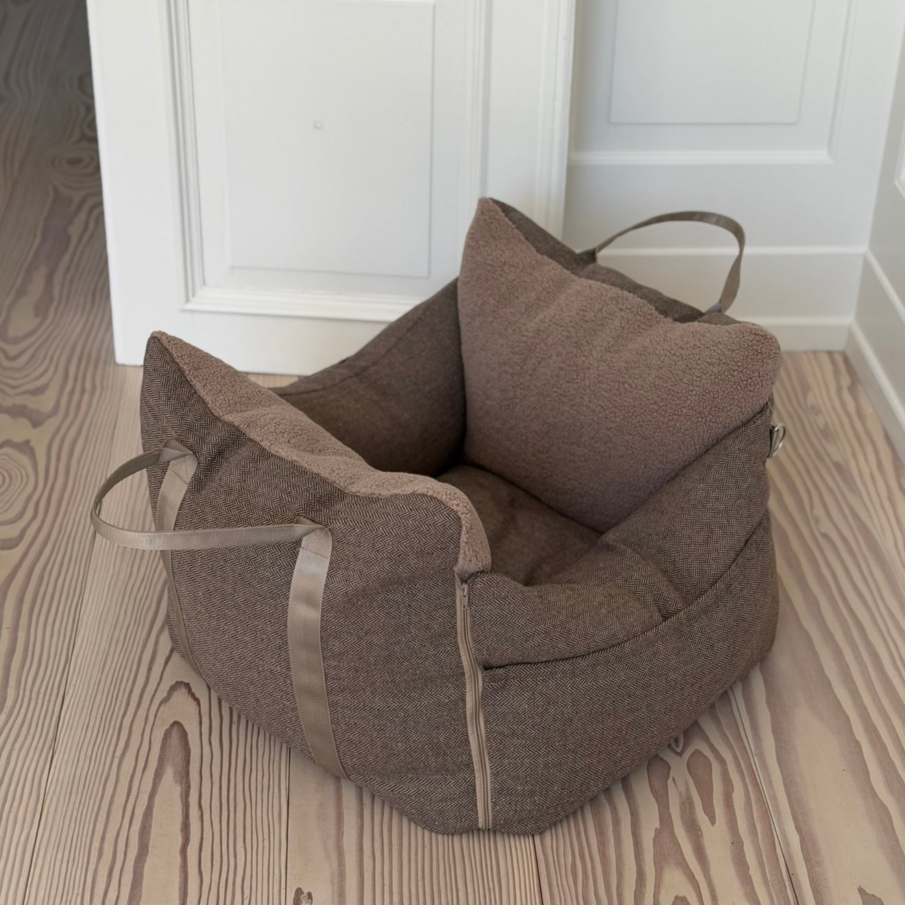 Bjørk Bilsædet Til Hunde I Brun Tweed